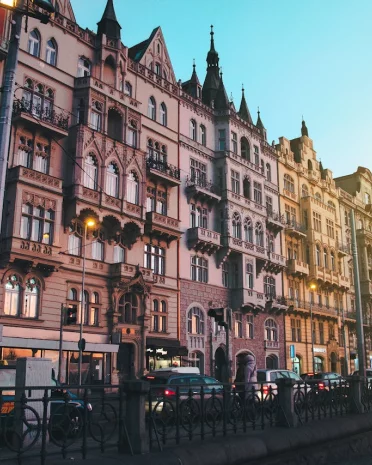 Waar te verblijven & nuttige tips voor je bezoek aan Praag