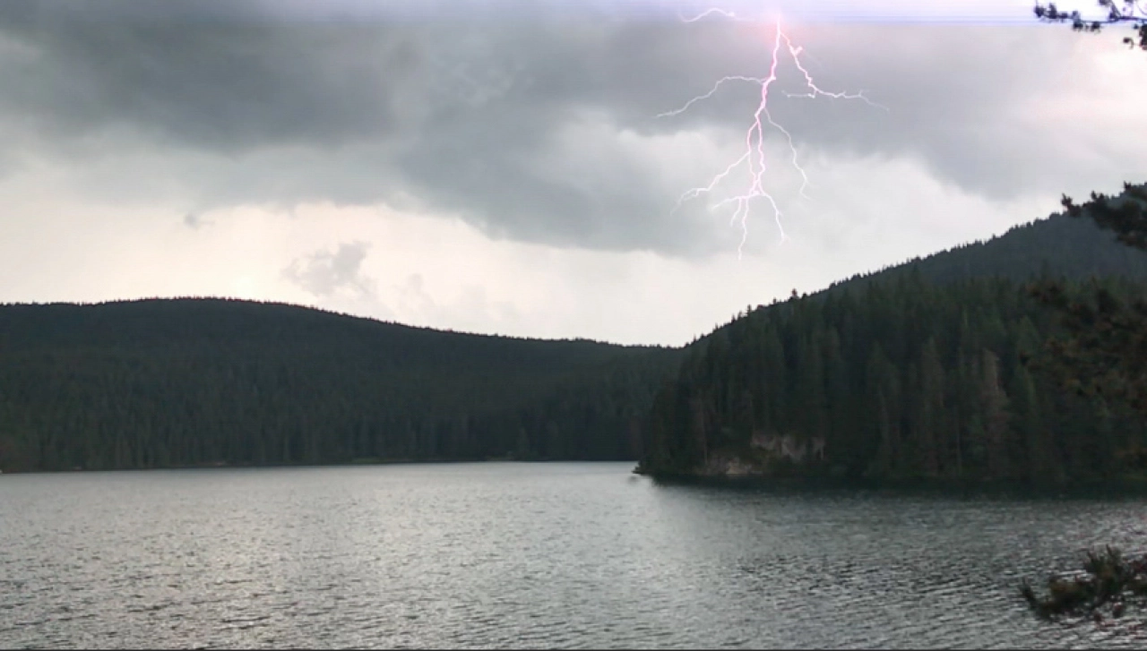 Onweer Black lake Durmitor - Reiskick