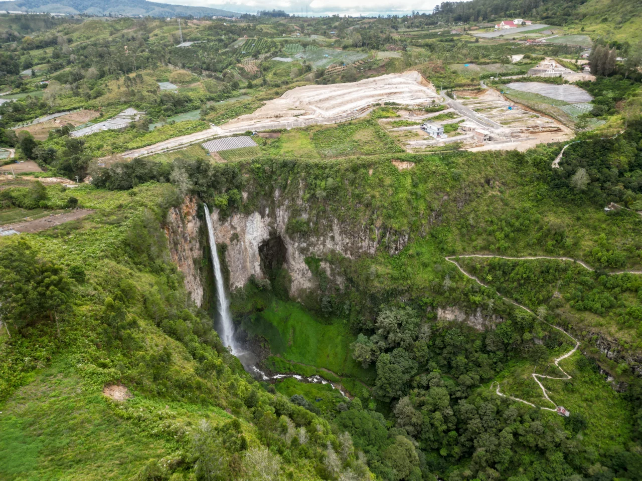 Sipiso Piso waterval Sumatra - Reiskick