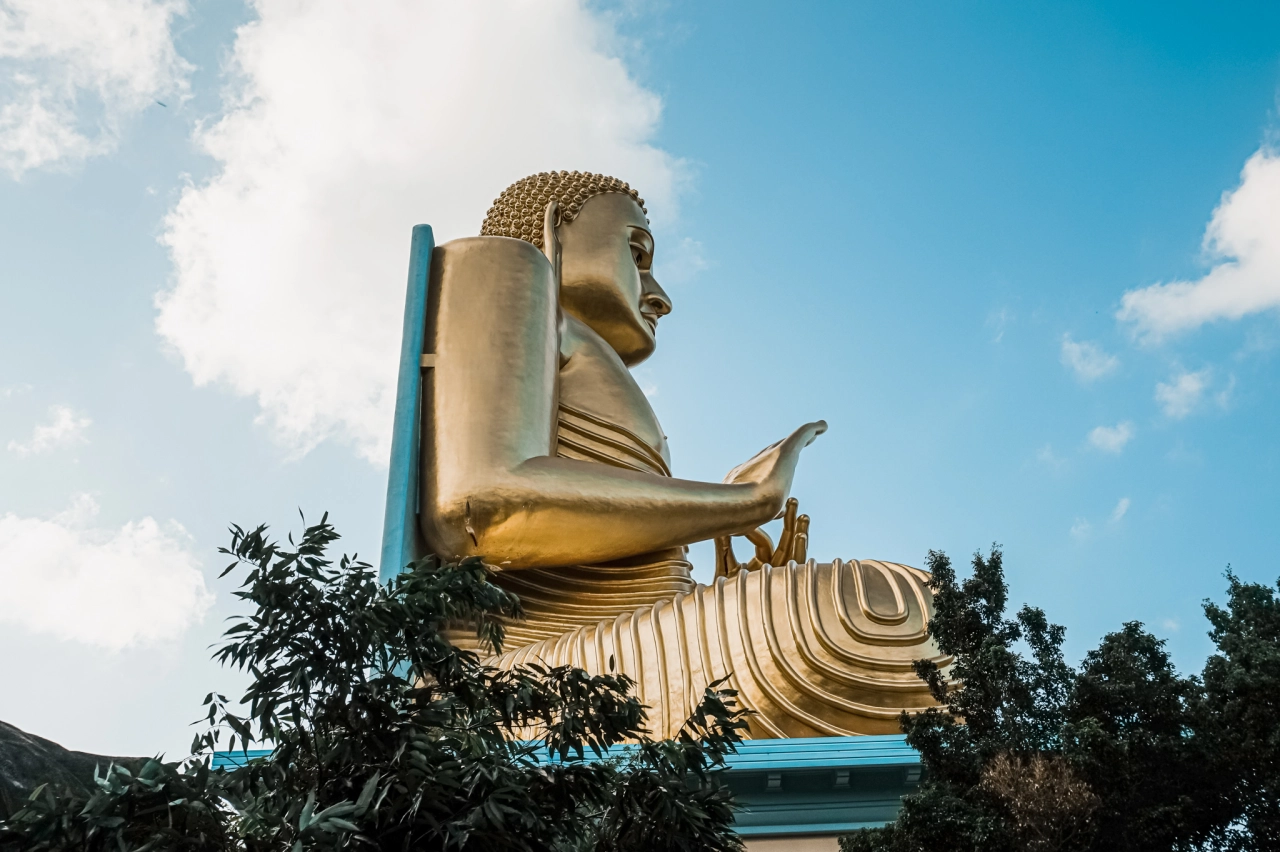 Gouden Buddha Sri Lanka - Reiskick