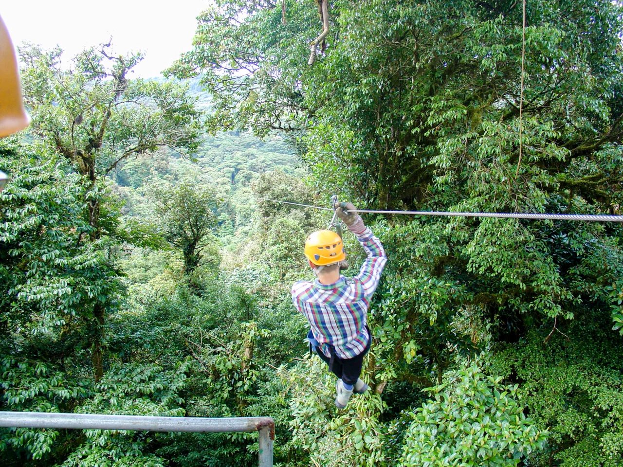 Zipline in Monteverde - Reiskick