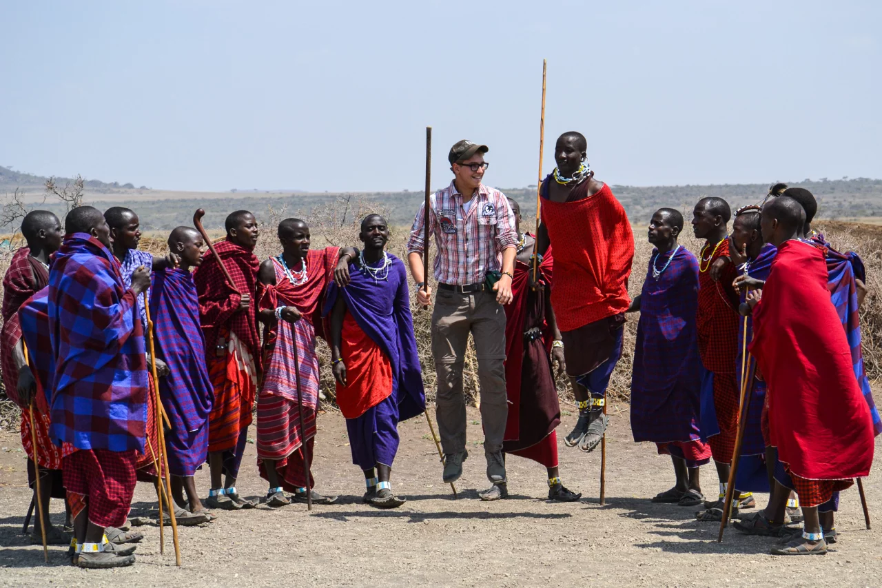 Masai mannen springen Ngorongro - Tanzania Reiskick