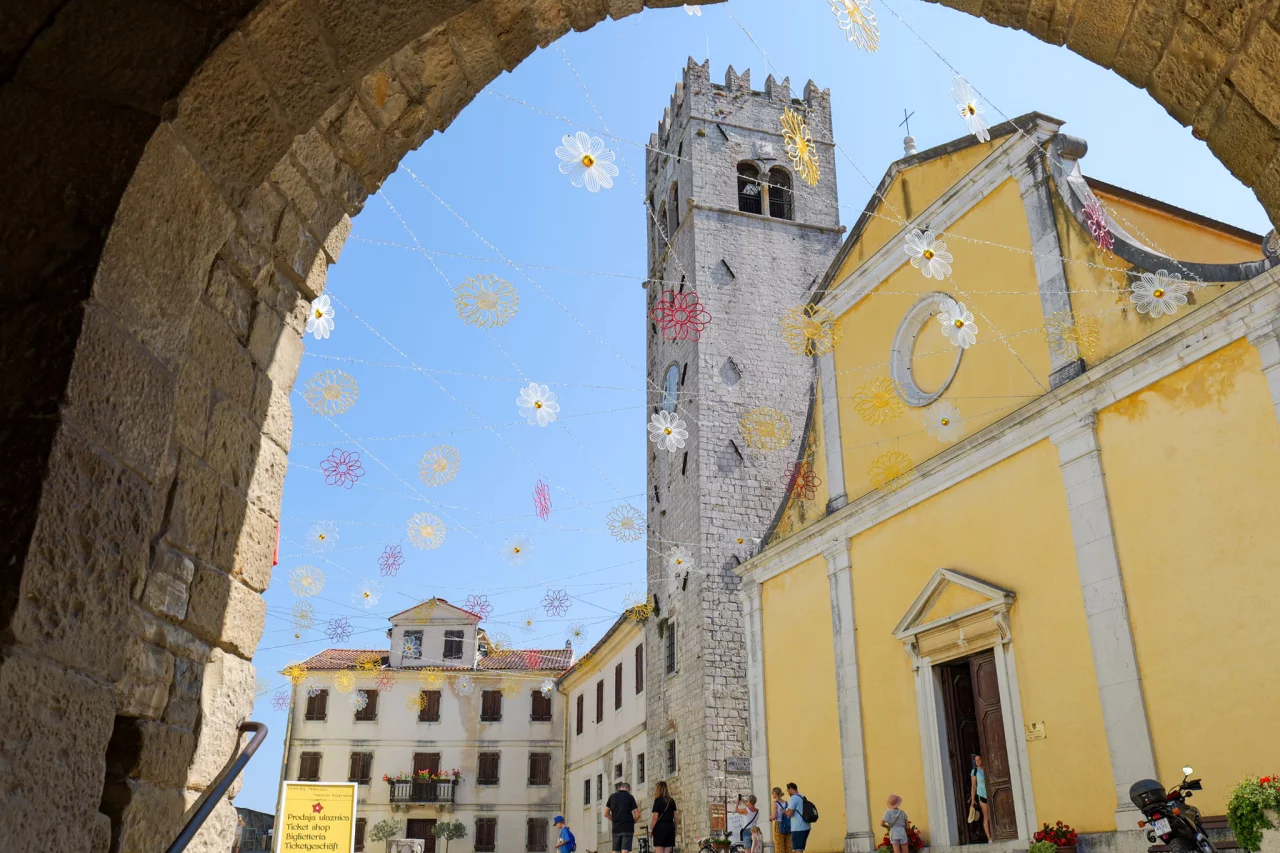 Kerk van Motovun Istrië Kroatië - Reiskick