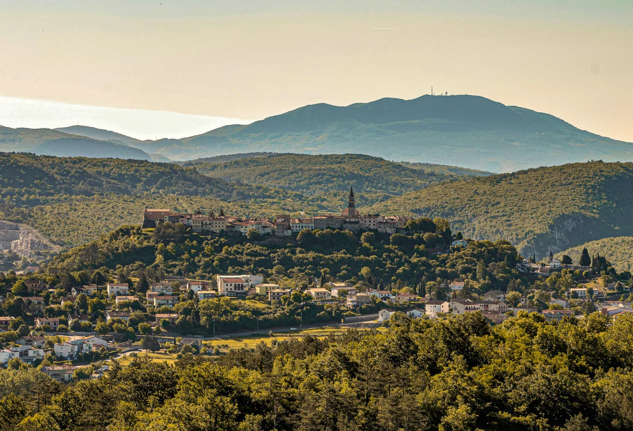 Buzet istrie landschaps foto