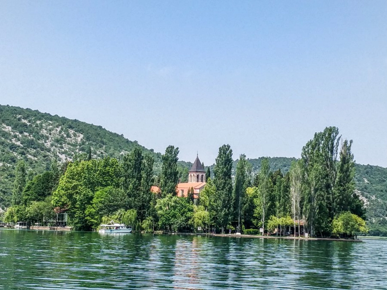 Boottocht door de prachtige natuur van de Krka meren in Kroatië - Reiskick