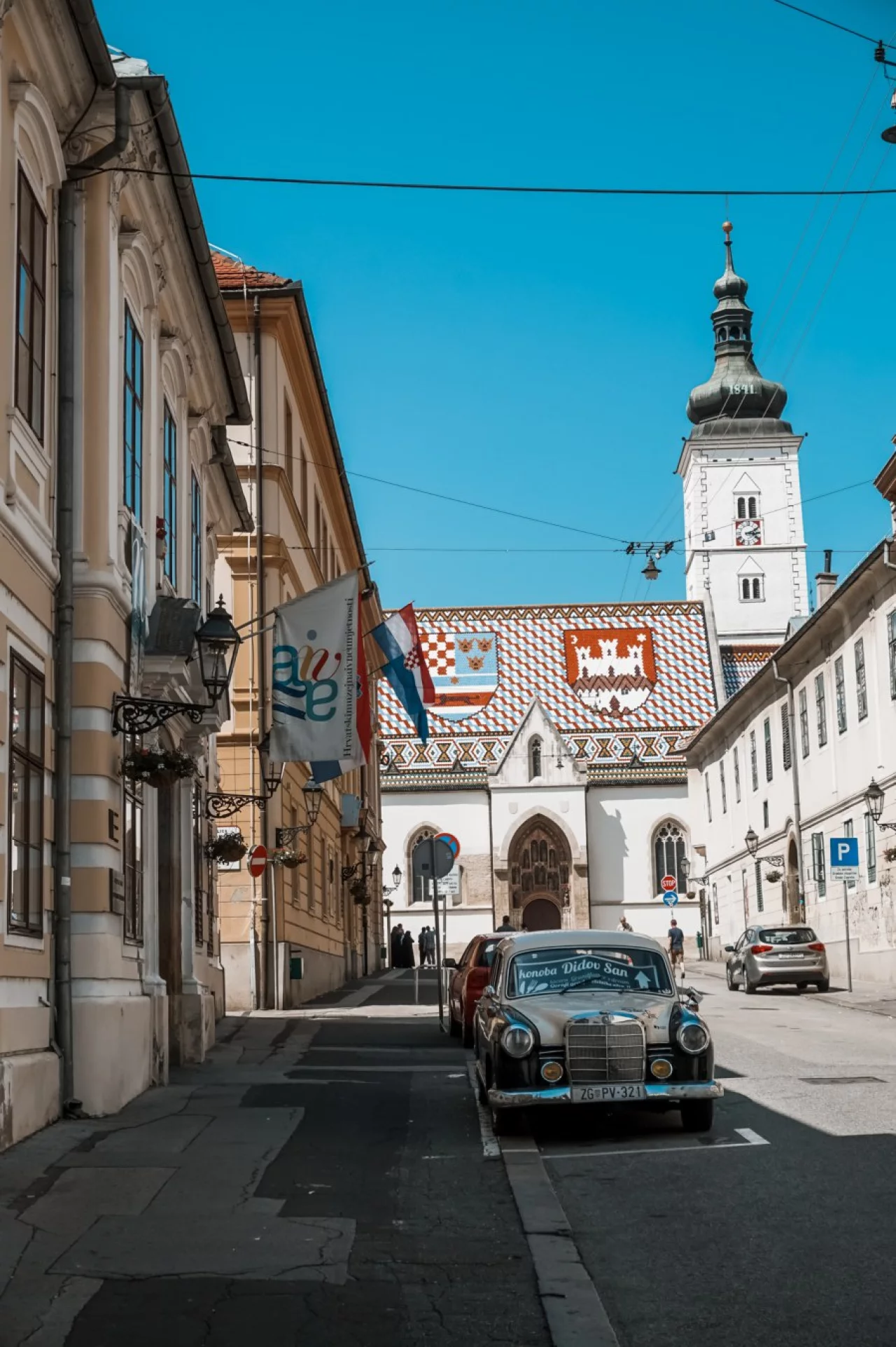 Zagreb oude stad uitzicht op Sint-Marcuskerk - Reiskick