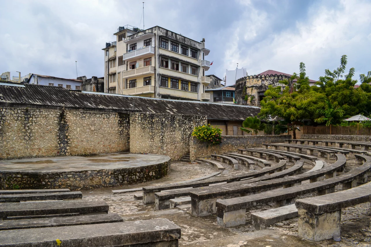 Slavenmarkt tentoonstelling StoneTown Reiskick 
