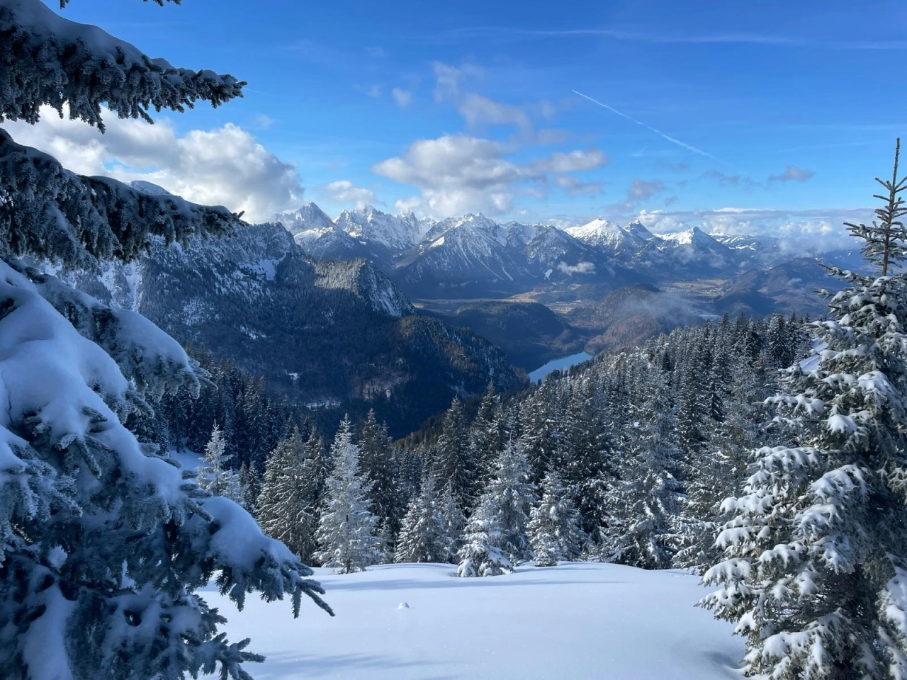 Uitzicht vanaf de Tegelberg in Schwangau (Füssen Duitsland)