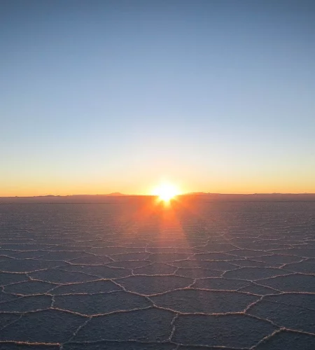 Zonsopkomst over Salar de Uyuni Bolivia